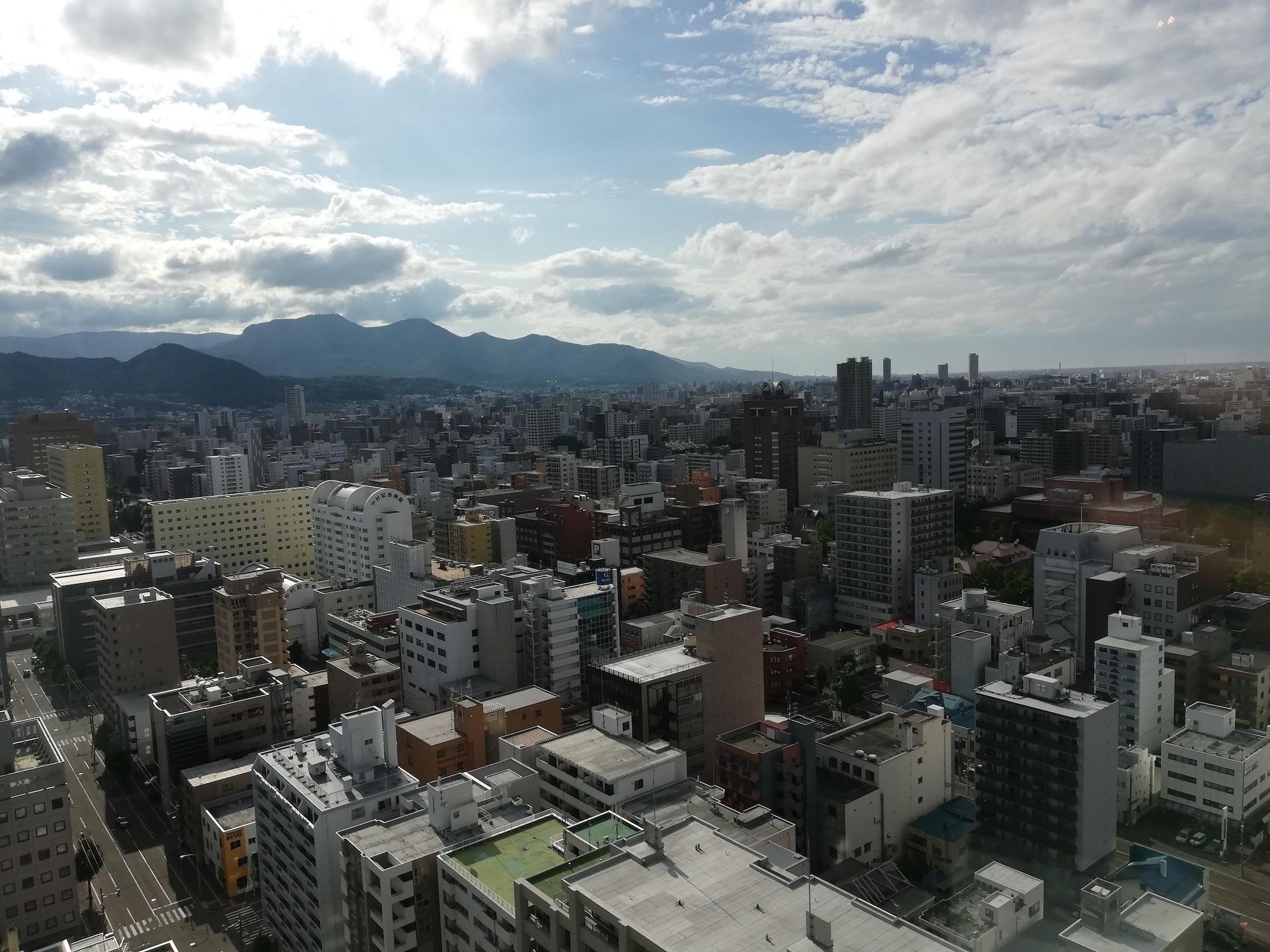 Sapporo Prince Hotel Kültér fotó View of the city
