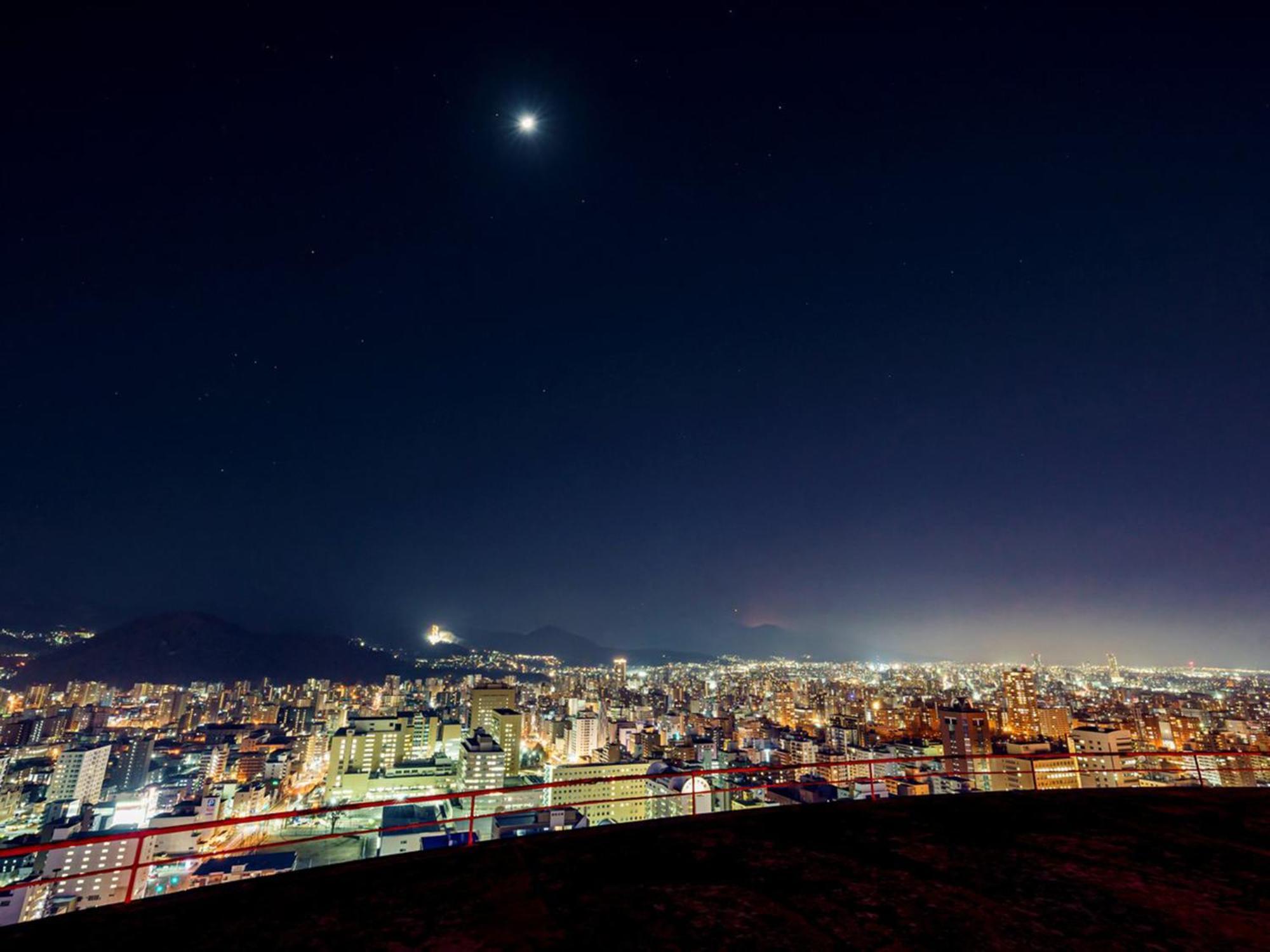 Sapporo Prince Hotel Kültér fotó View of Athens at night