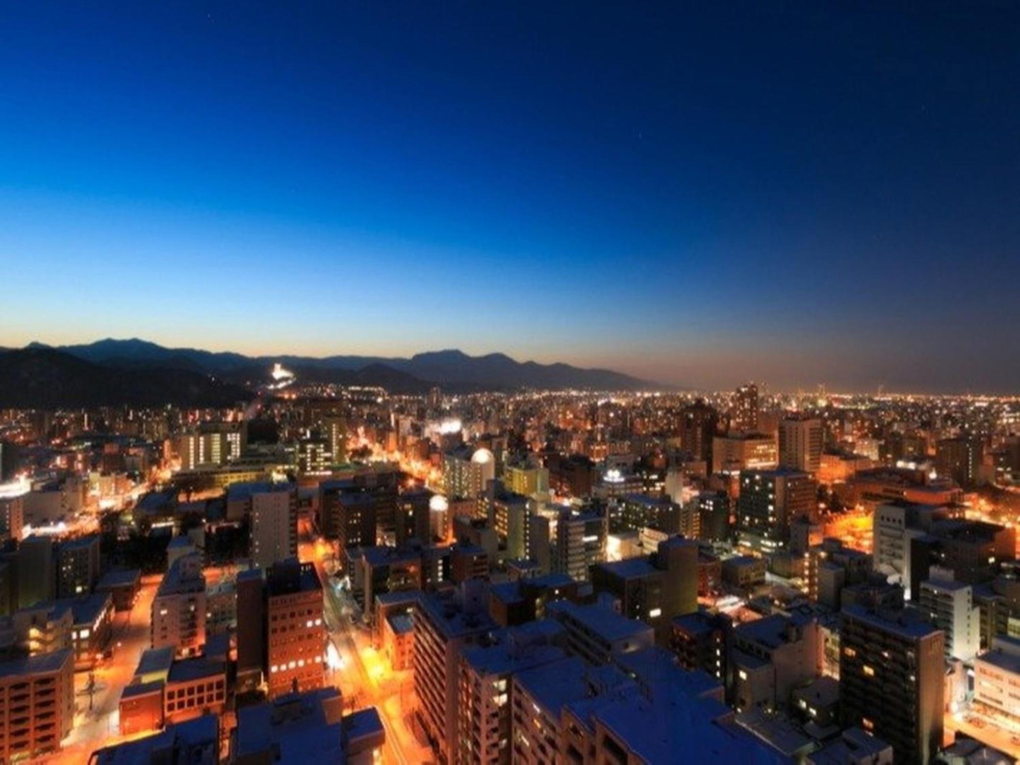 Sapporo Prince Hotel Kültér fotó Santiago skyline at night